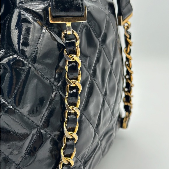 CHANEL VINTAGE PATENT LEATHER BACKPACK 24K GHW - Picture 7 of 16